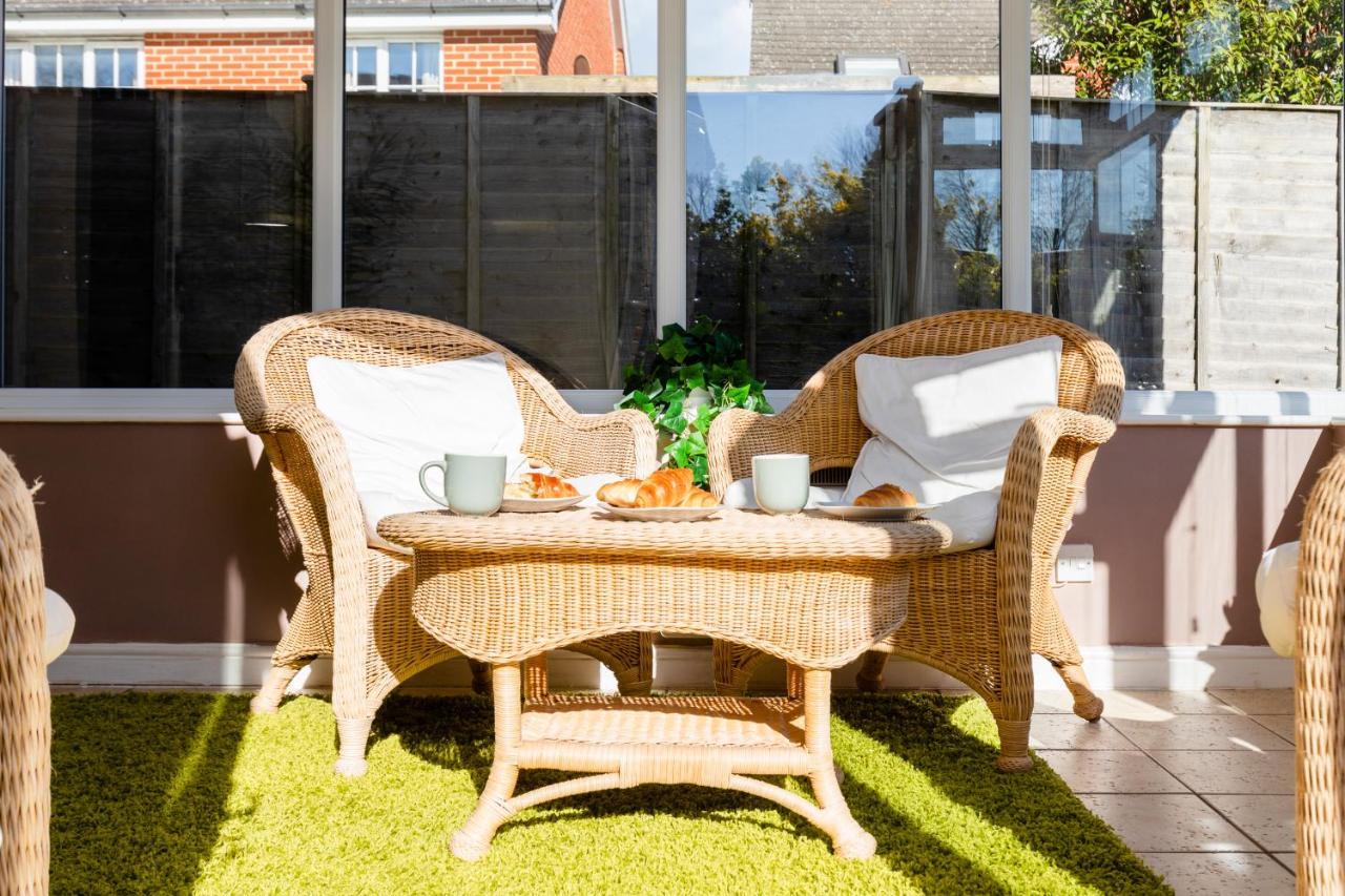 Chichester Retreat House With Free Parking Eksteriør billede