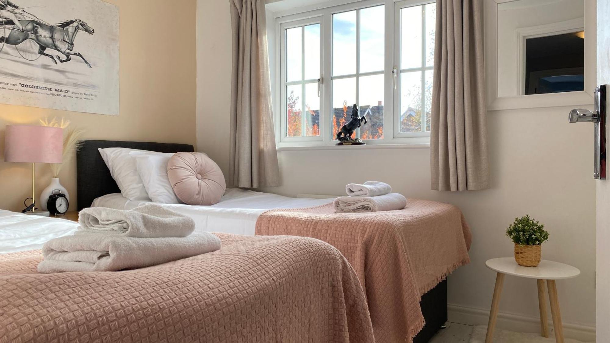 Chichester Retreat House With Free Parking Eksteriør billede