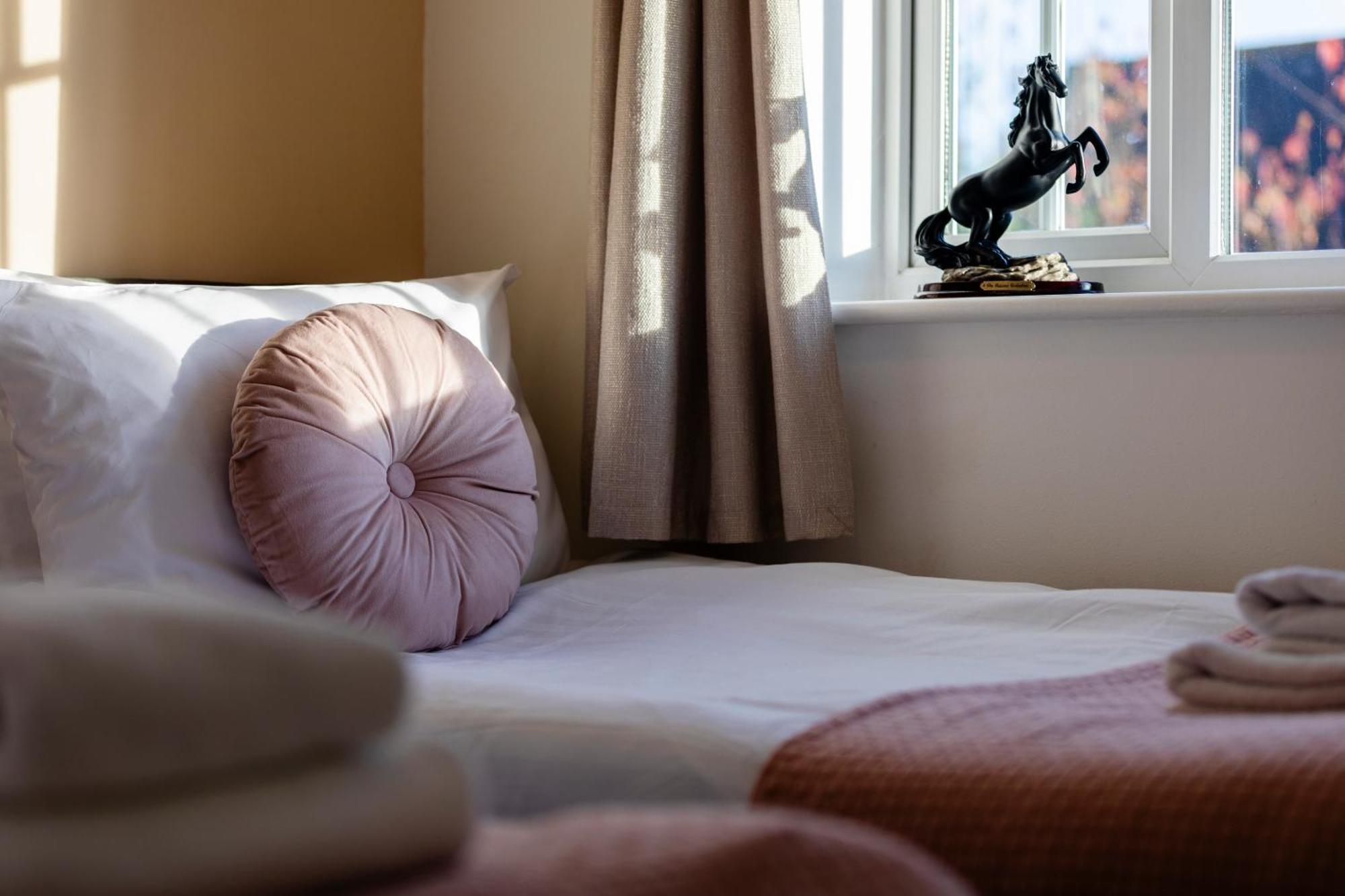 Chichester Retreat House With Free Parking Eksteriør billede